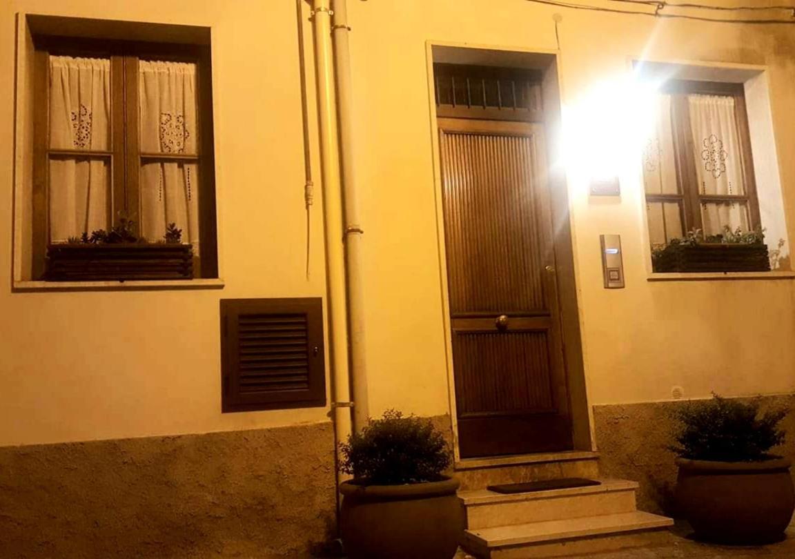 Il Covo Dei Re Acomodação com café da manhã Fiumedinisi Exterior foto